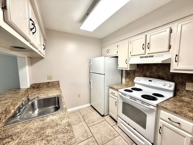 Building Photo - Well-Appointed 3BR/2BA Home in Sharlo Subdivision