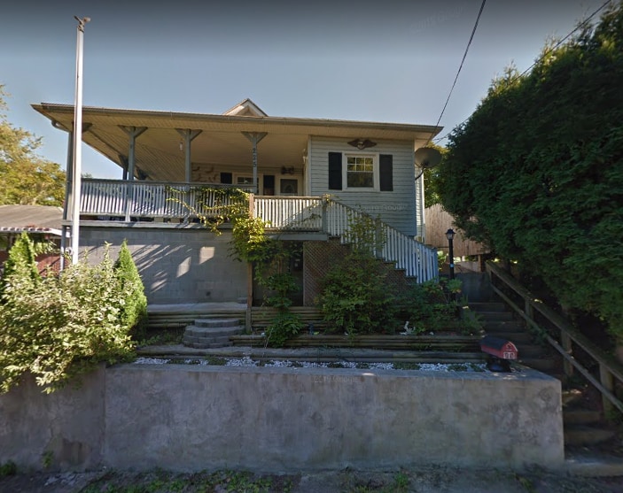 Cozy 2/1 House Rental For Rent in Clarksburg, WV