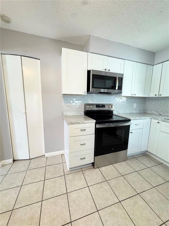 Photo - 813 Lake Palms Dr