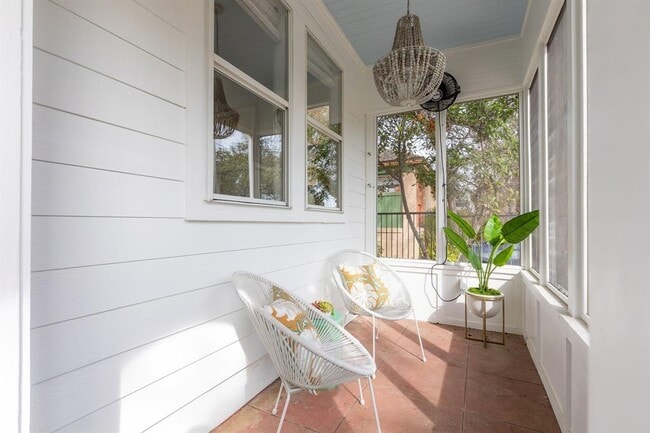 Photo - 904 Josephine St