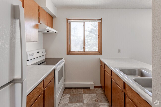 2BR, 1BA - 680SF - Kitchen - Willow Apartments