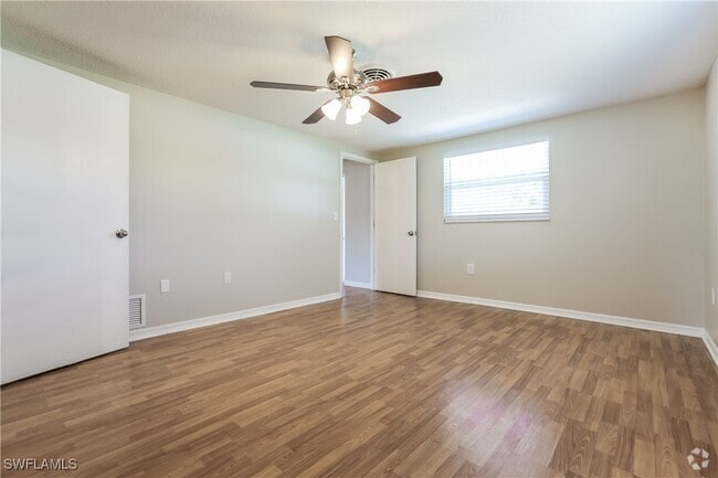 Building Photo - 3433 Roslyn Rd Rental