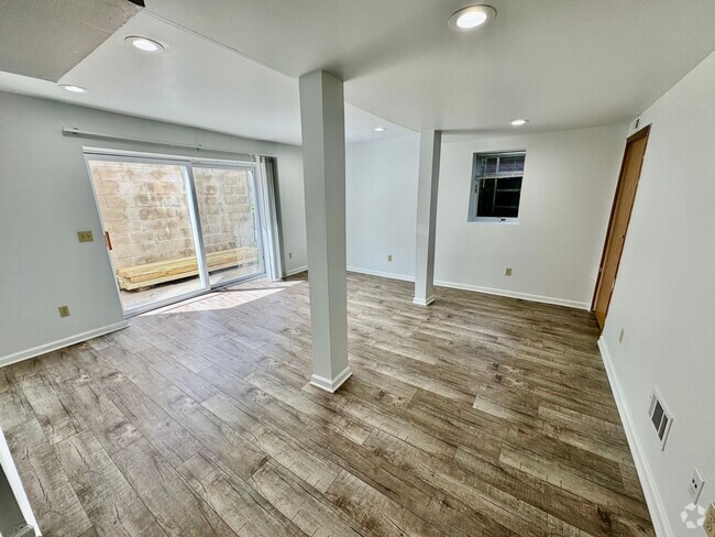 Building Photo - 813 Unit 1 Rental