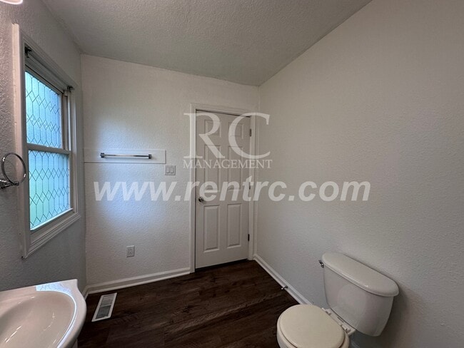 Photo - 702 Sandusky-