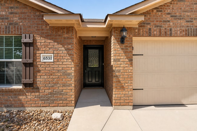6531 Luckey Sq