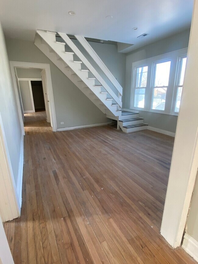 Photo - 8046 S Manistee Ave Unit 2