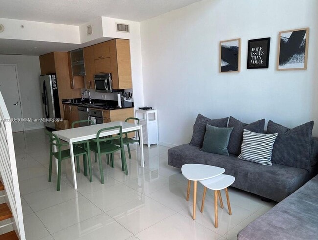 Photo - 60 SW 13th St Unidad 1604