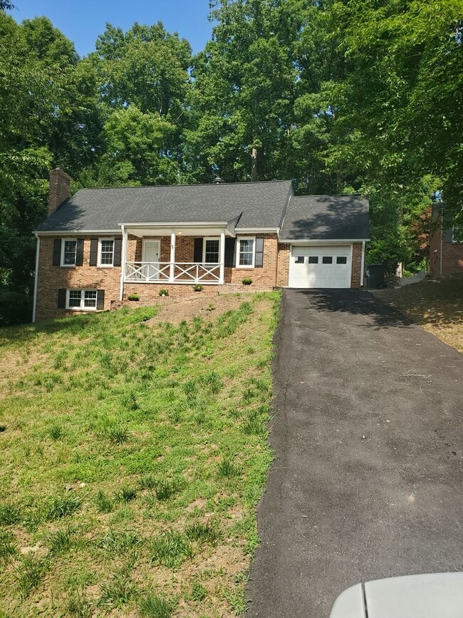 Building Photo - Call to schedule your appointment.