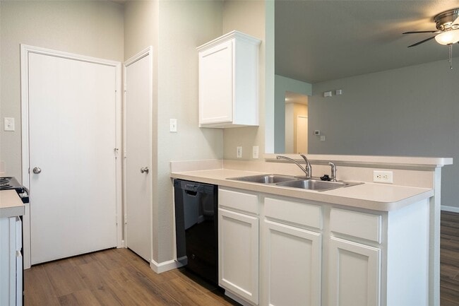 Photo - 10500 Aransas Dr