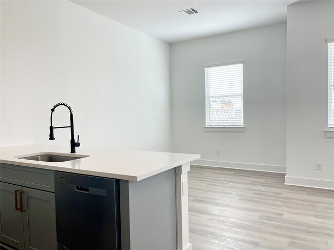 Photo - 22214 Dutch Oven Dr Unit B