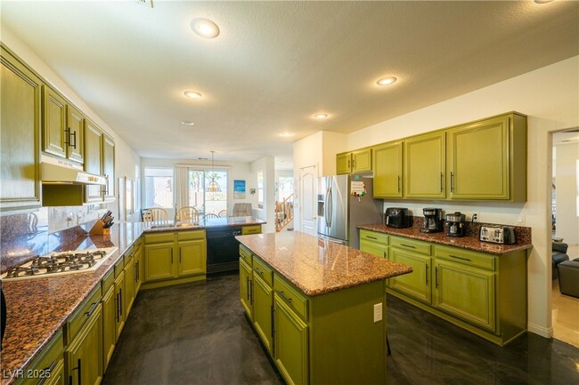 Photo - 359 Hoskins Ct