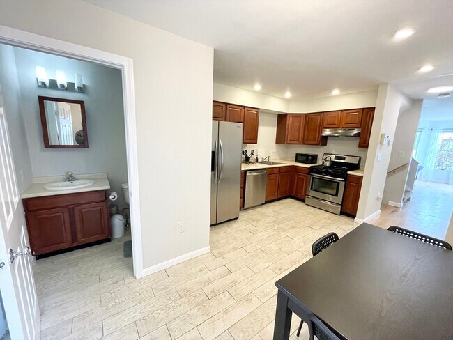 Photo - 2 Holden St Unit 2