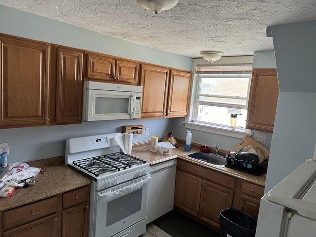 Photo - 49 Walnut St Unit 49 Walnut Street #3