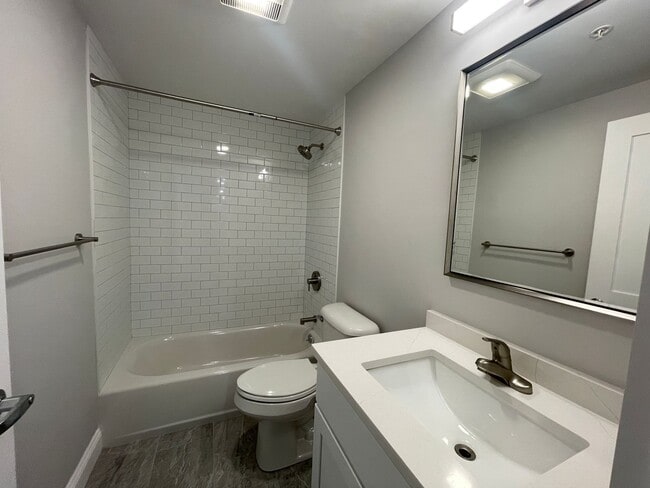 Photo - 328 Bank St Unit 14