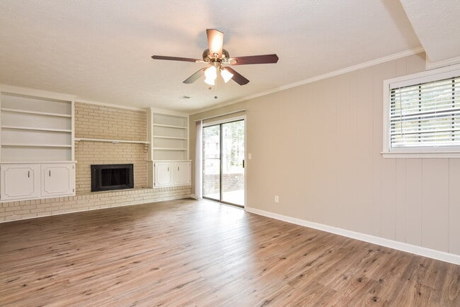 Photo - 6682 Cameron Rd