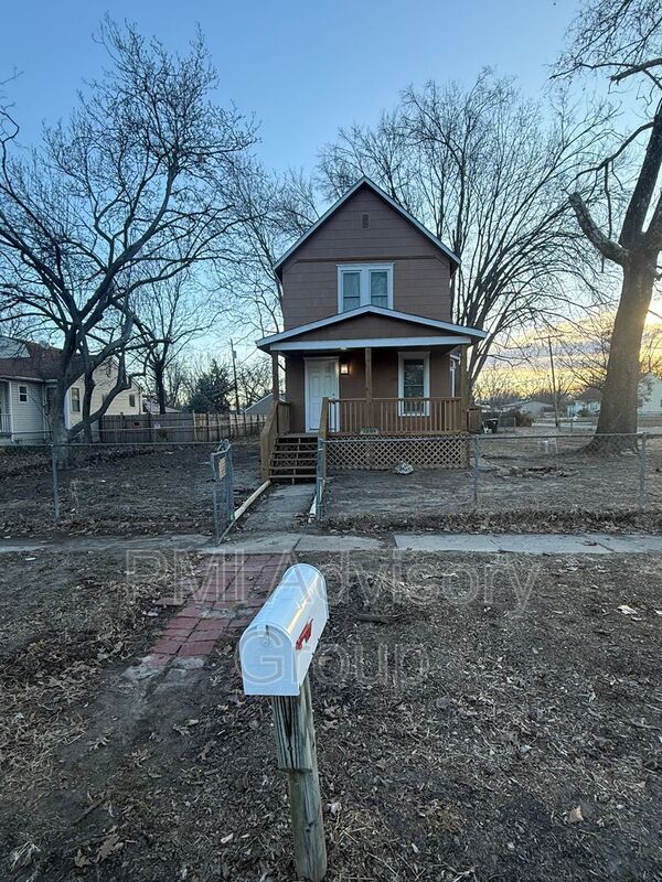 Photo - 1304 NE Forest Ave