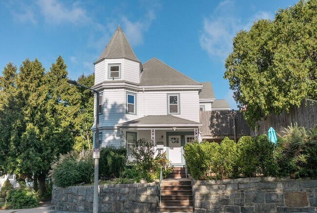 Building Photo - 15 S Fairview St Unit 3