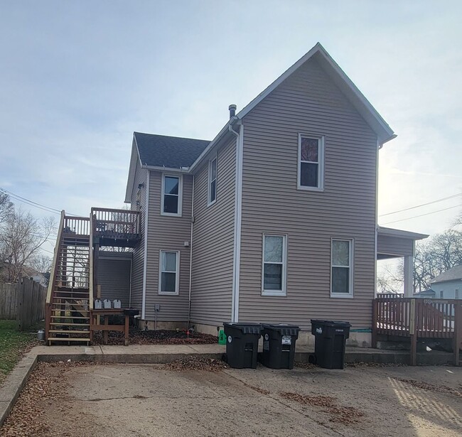 Building Photo - 800 Charlotte St Unit Apt B