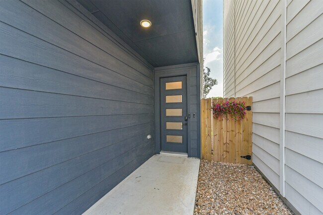 Photo - 8321 Springwood Cyn Ln