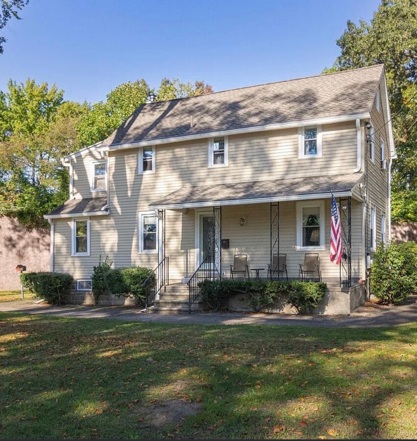 Photo - 244 Baptiste Ave