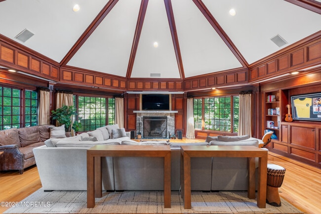 72 Navesink Ave