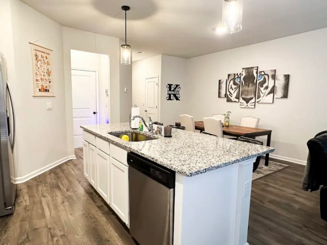 Photo - 338 Bisham Ct Townhome