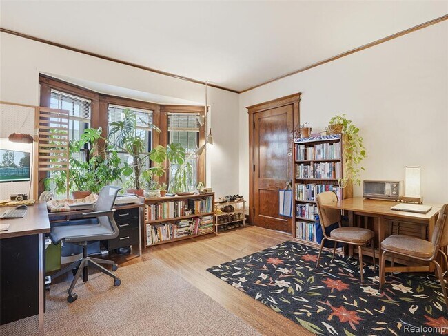 Photo - 2000 Dalzelle St Unit 2