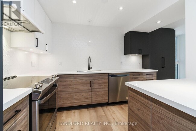 Photo - 278 Bloor St E Unité 705