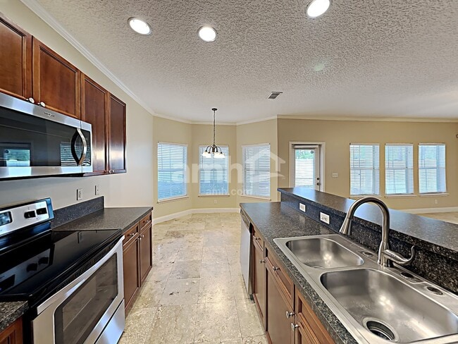 Photo - 6251 Devonhurst Dr