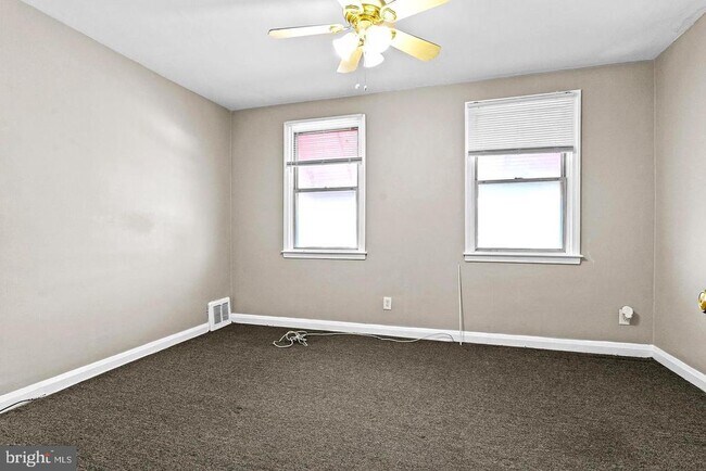 Photo - 1300 N Potomac St