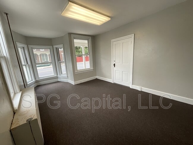 Photo - 109 N Main St
