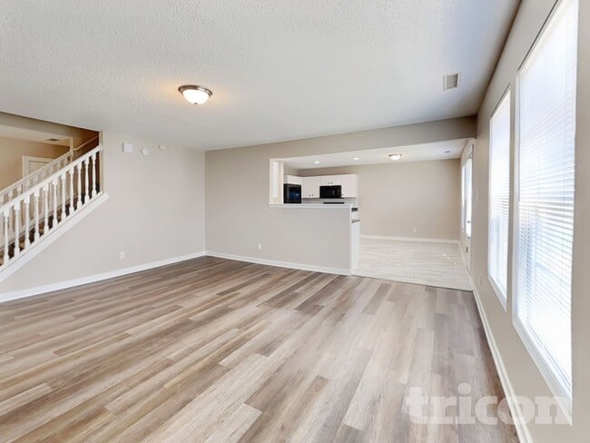 Photo - 675 Country Gate Dr