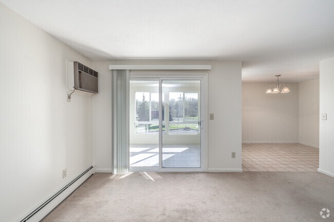 Living Room - Willow Stream Apartments South