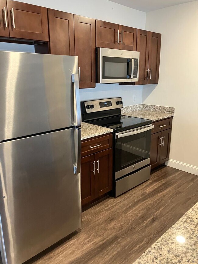 Photo - Beaver Brook Crossing Apartments