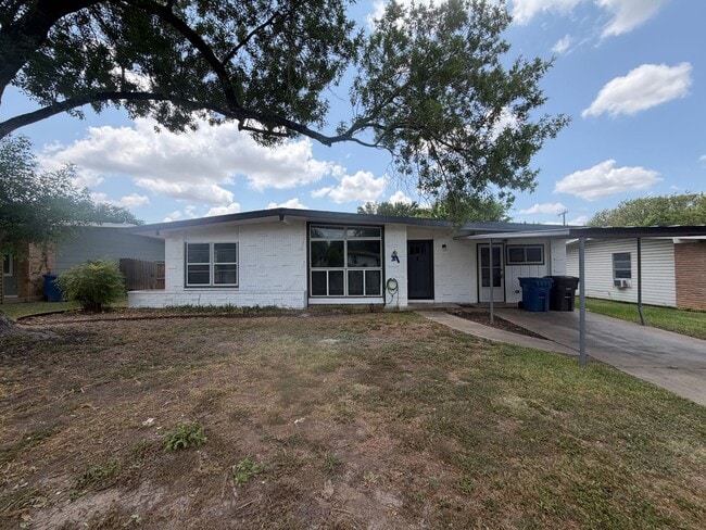 Building Photo - 310 Hialeah Ave