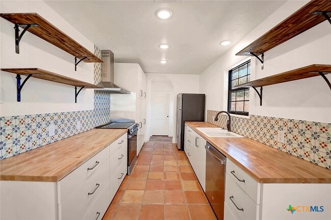 Photo - 510 Parkview Blvd