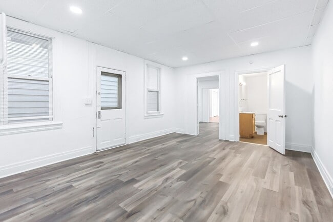 Photo - 476 N 5th St Apartment Unit 2