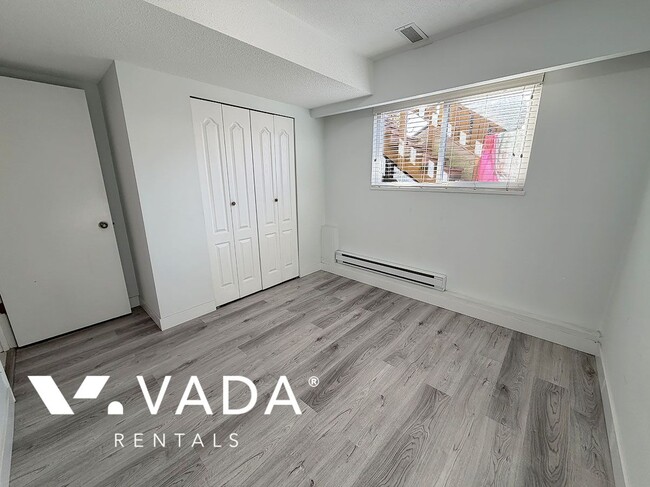 Photo - 10980 Swinton Crescent