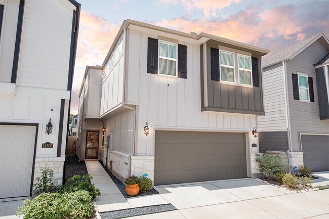 Building Photo - 14807 Slow River Ave