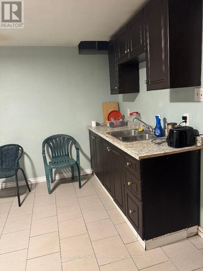 Photo - 52 Judith Crescent