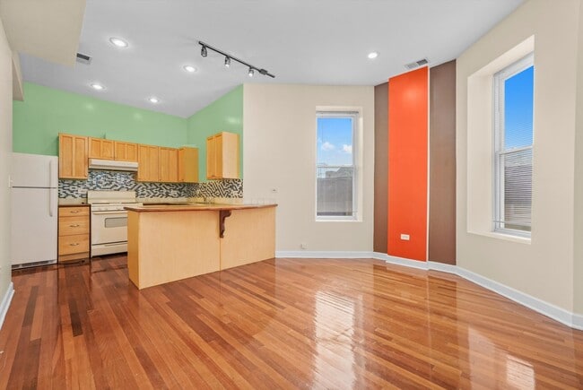 Photo - 1923 S Kedzie Ave