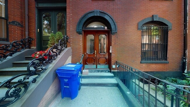 Building Photo - 22 Dwight St Unit 3
