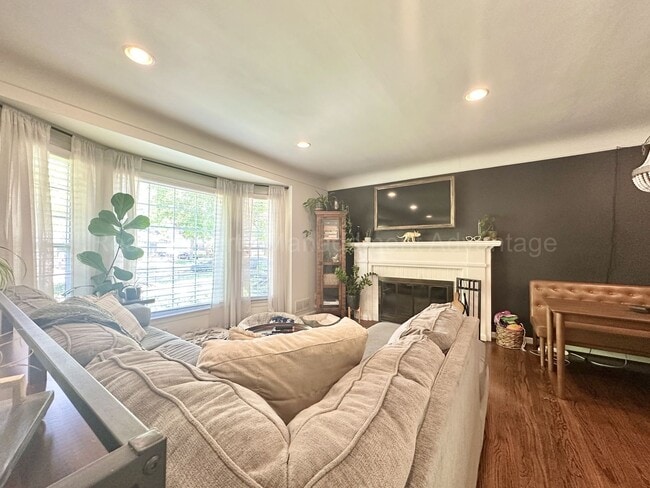 Photo - 4327 Samoset Rd