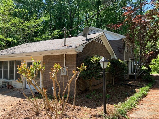 Photo - 4 BR 3 BATH in Cedar Creek!