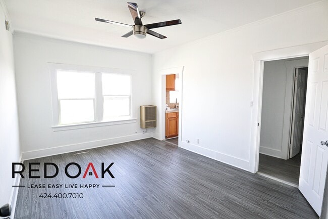 Building Photo - 527 W 15th St