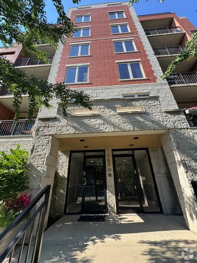 Building Photo - 1670 Mill St Rental