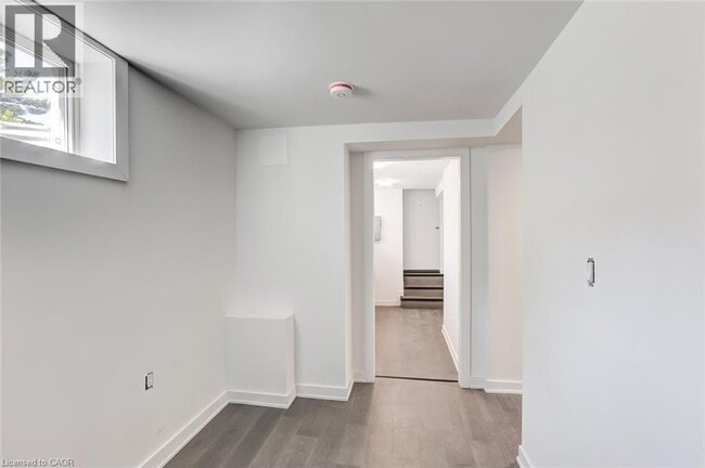 Photo - 38 Thirty Third St Unit Lower