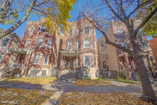 Building Photo - 2212 W Iowa St Unit G