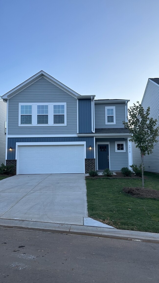 Photo - 1910 Landrow Ln