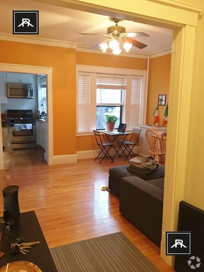 Building Photo - 1 bedroom in Brighton MA 02135 Unit 9 Rental